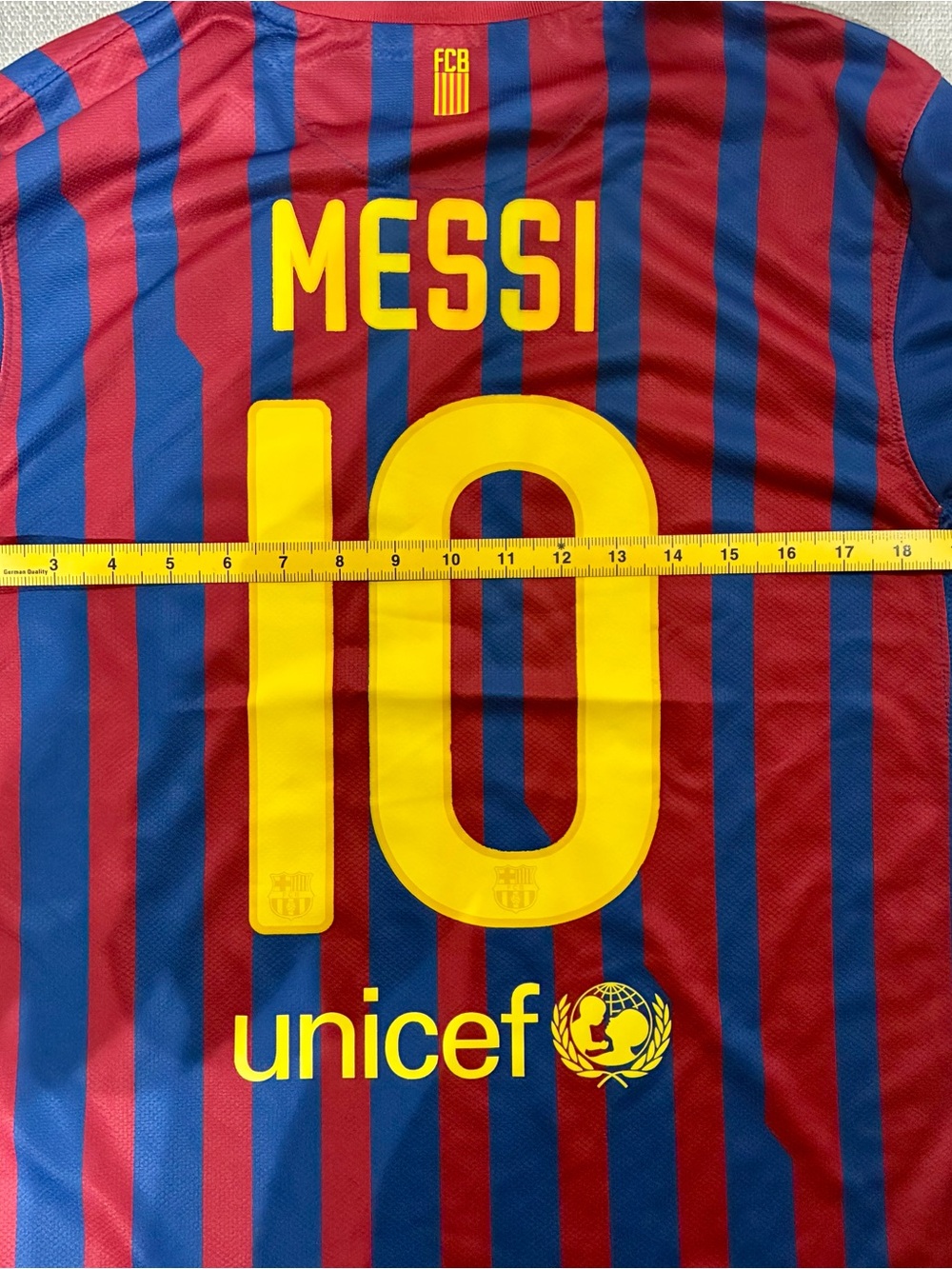 Nike FC Barcelona 2011-12 Lionel Messi #10 Home Jersey — Adult Medium